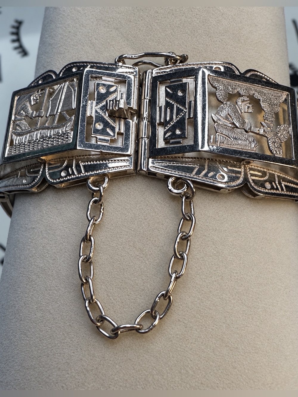 Vintage Heavy 45.9g Peruvian Sterling Silver Storyteller Bracelet